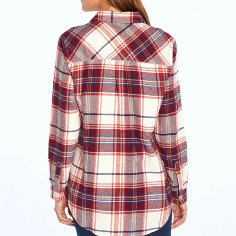 🐆3/$15 NWT Gap Flannel button down top - Picture 2 of 6